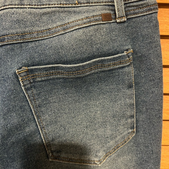 NWOT 1822 Denim Women’s Mid-Blue Cropped Straight Jeans with Frayed Hem size 14 - Picture 4 of 7
